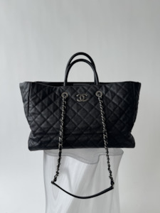 Second hand clothing: CHANEL Black Caviar Coco Allure Shopping Tote