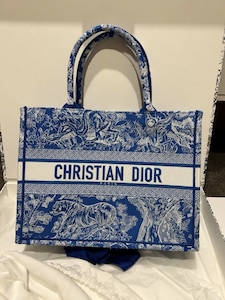 Dior Book Tote Medium Dioriviera Toile De Jouy Fluorescent Blue