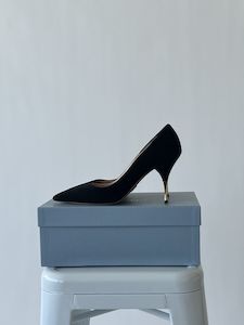 Second hand clothing: Prada Suede Pump - Gold Stilleto - Full Set