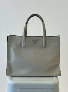 Second hand clothing: White Prada Leather Tote