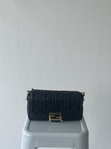 Second hand clothing: Fendi Nappa Embossed FF 1974 Baguette