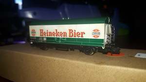 FLEISCHMANN PICCOLO N' Scale HEINEKEN BIER (2467H)