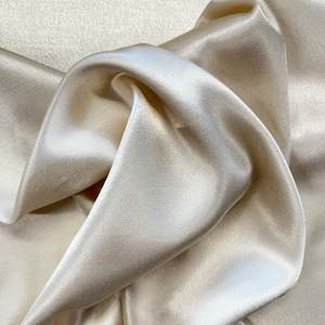 Fabrics textile: Crepe Back Satin - Creame