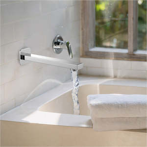 Bath Spouts: 228mm Bath Spout Polished Chrome Finish