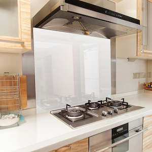 Kitchen Splashbacks: Toughened 90 x 75cm White Glass Kitchen Splashback