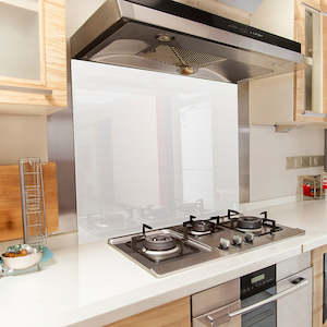 Kitchen Splashbacks: Toughened 90 x 70cm White Glass Kitchen Splashback