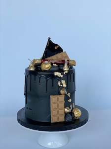 Black and Gold Luxe Cake