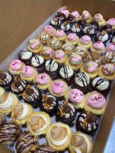 Cupcakes: Fa'alavelave Catering Box