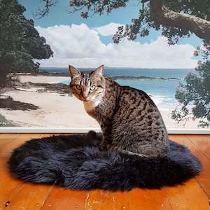 Pet: Cat Bed - NZ Sheepskin - Jet Black