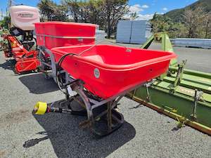 Used 6.753pl  Walco Spreader