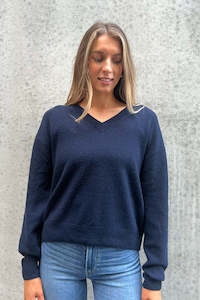 Crush Cashmere: CRUSH - MALIBU V NECK 2.0 NAVY