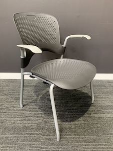 Products: Caper Chair – Herman Miller