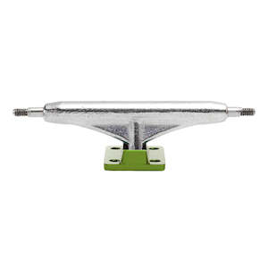 Trucks: Dynamic Trucks 34mm Green Baseplate