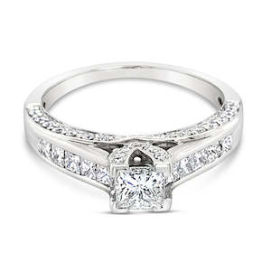 Jewellery: 18Ct White Gold Princess Cut Diamond Ring