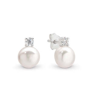 White Fresh Water Pearl Stud Earring