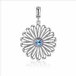 Jewellery: Kagi Hope Daisy Pendant