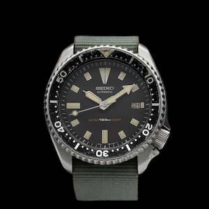 Menswear: Seiko - 1991 Diver 7002-7000