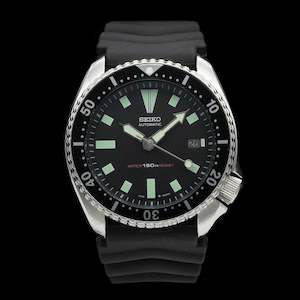 Menswear: Seiko - 1989 Diver 7002-7001