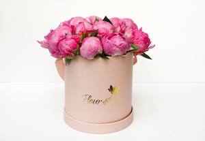 Peonies in a hat box - Large