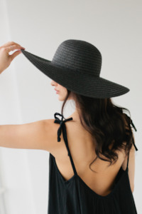 Clothing: So Shady Extra Hat Black