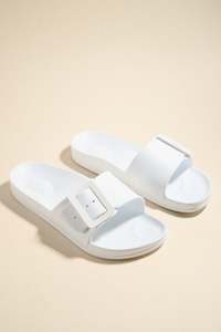 Clothing: Cool White Single Buckle Slides