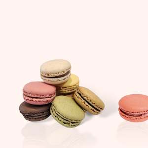 12 French Macarons