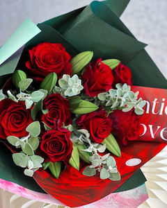 Red Rose & Lily Bouquet Flori