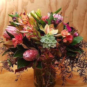 Flower: Florist Choice: Posy in a Vase