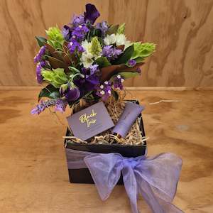 Living Light "Black Iris" small gift box