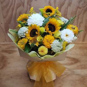 Flower: Florist Choice: Yellow tones