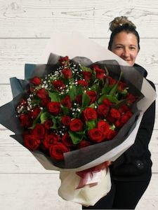 50 roses giftwrapped