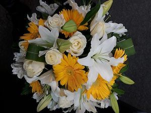 Flower: White and Yellow Bunch