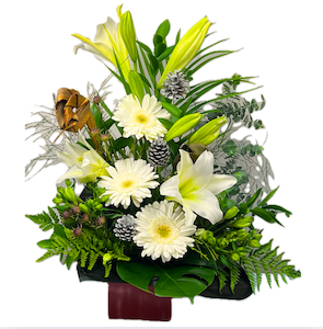 Florist: Kiwi Christmas Floral Arrangement