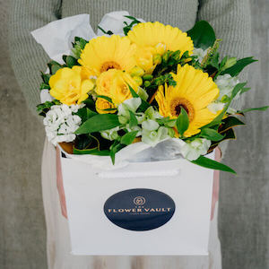 Flower: Golden Beauty Posy