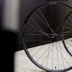 STAN'S NOTUBES - FLOW MK4 29" REAR WHEEL - DT350 12x142 - HAND BUILT