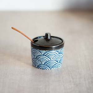 Wave Condiment/Spice Pot + Spoon