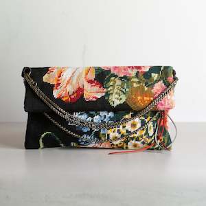 Bags Luggage: Tapestry Bag | Clutch / Crossbody | Clutch | Aura