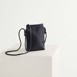 Juju & Co. | Marina Pouch | Black