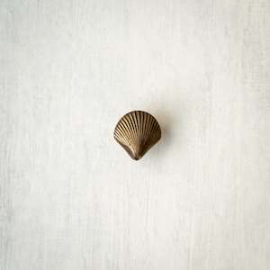 Handles Knobs Drawer Pulls: Brass Drawer Knob | Scallop Shell