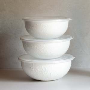 Food Prep Utensils: Enamel Serving Bowls With Lids | Set of 3 | White Textured