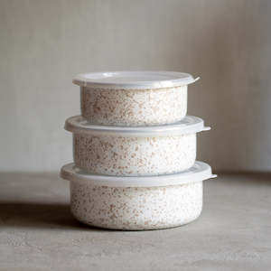 Food Prep Utensils: Enamel Bowls With Lid | Set of 3 - Taupe Splatter