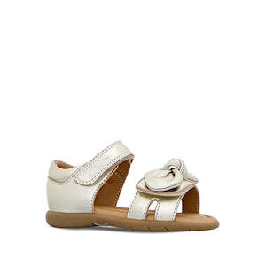 Clarks - Samara Toddlers Gold Leather Sandal E Average Width