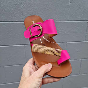 Shoe: Los Carbos Bria Fuchsia Bright Pink Light Flexible Sandal Jandal