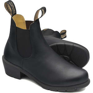 Shoe: Blundstone Womens 1671 Low Heeled Black Ankle Chelsea Boot