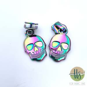 Skull Rainbow Zipper Pull