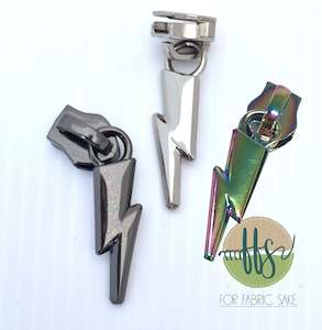 Lightning bolt zipper pull