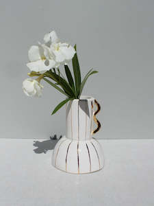 Pre Order: Golden striped Vessel with a Wiggle handle