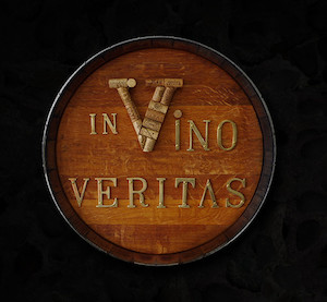 In Vino Veritas wine barrel / brass plaque Fossil Studios