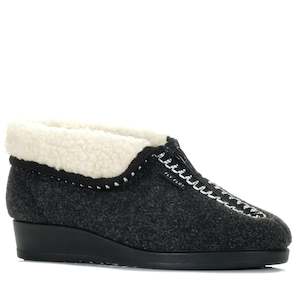 Footwear: Fly Flot Q3U04 IW Black