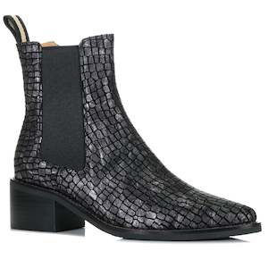 Footwear: Bresley Daily Coal Croc